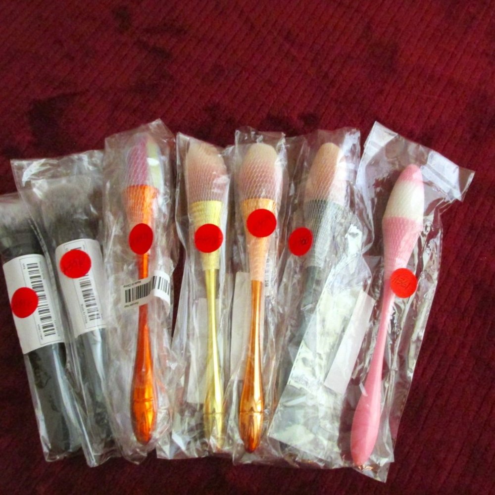 A356-NEW Your Choice Fluffy Soft Makeup Brush